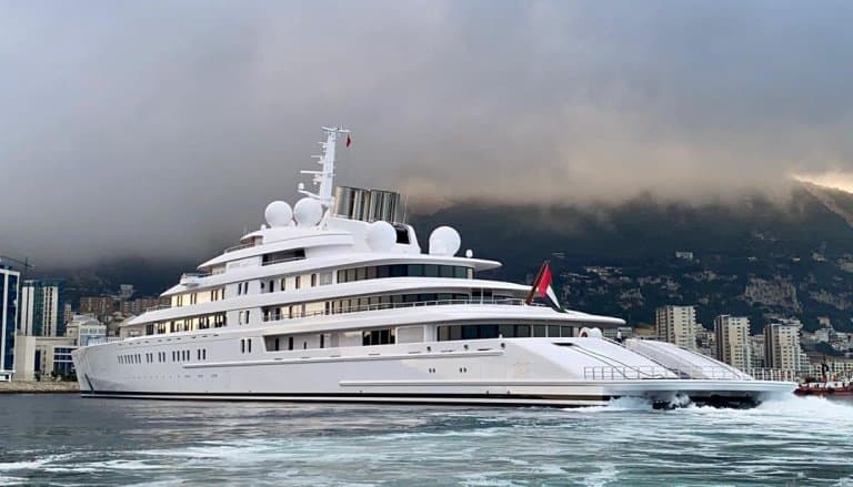 world biggest yacht azzam