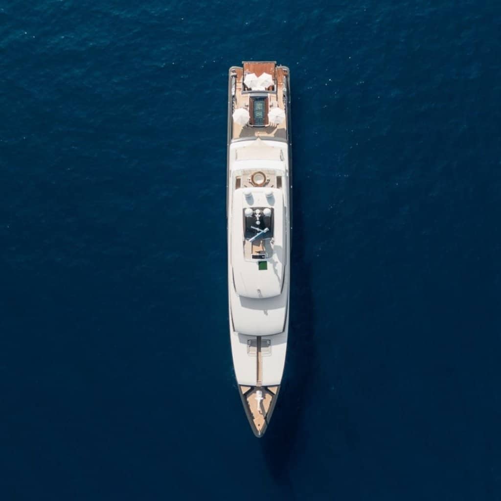 icon yacht front image