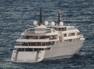 dream yacht back image