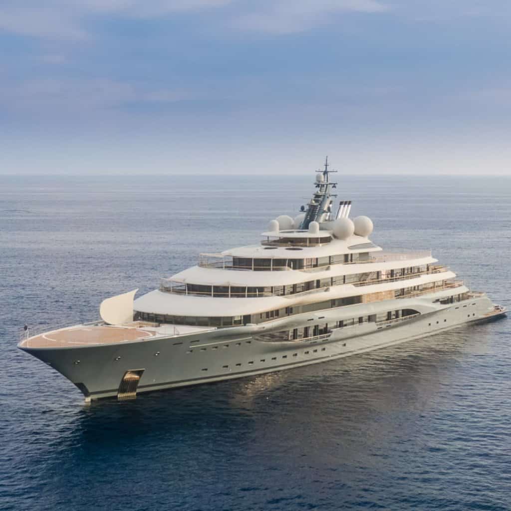 This image has an empty alt attribute; its file name is Flying-Fox-Lurssen-Yacht-Drone-FV1-1024x1024.jpg