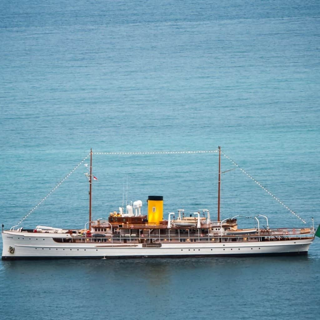 ss delphine yacht right side