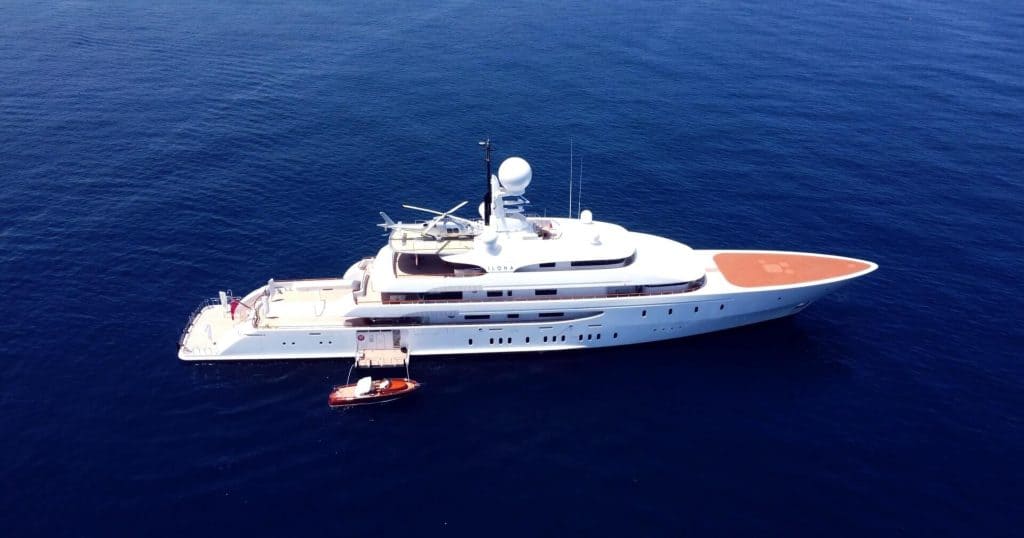 Ilona yacht side helicopter