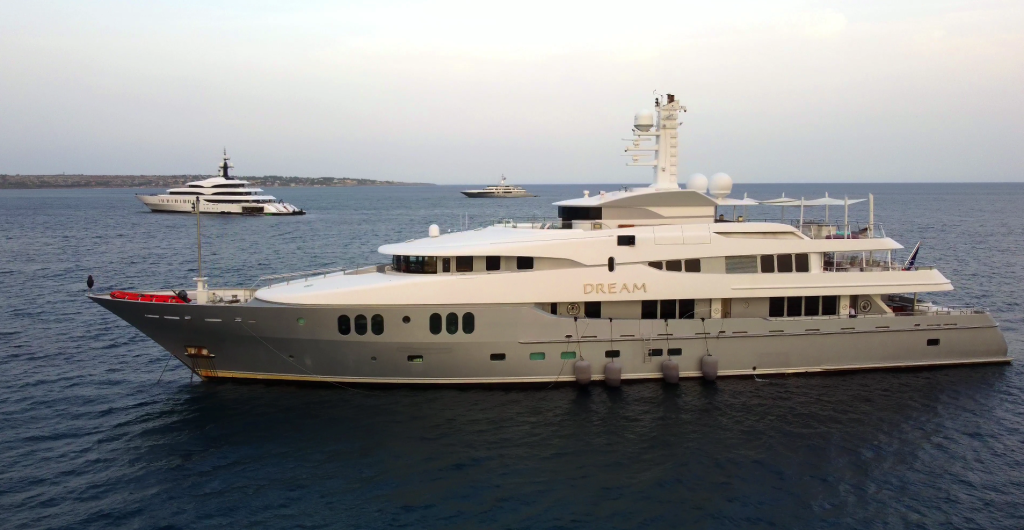 dream yacht side 2